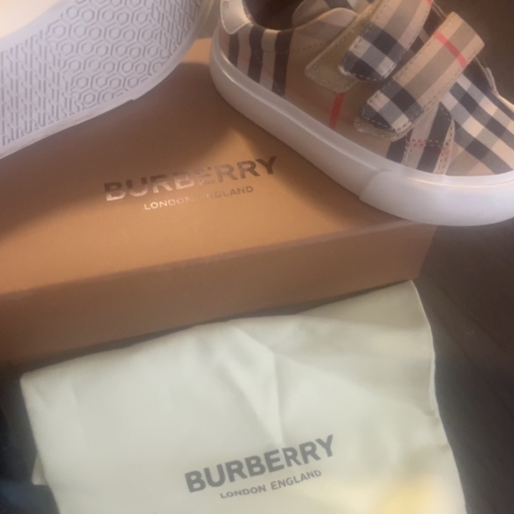 Kids shoes